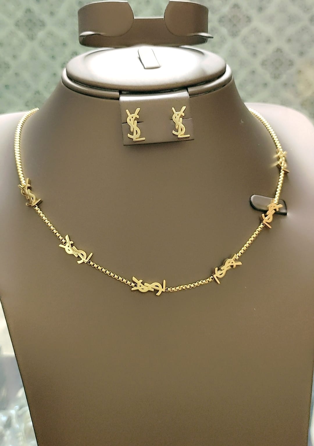 Seints Earring and Necklace Set