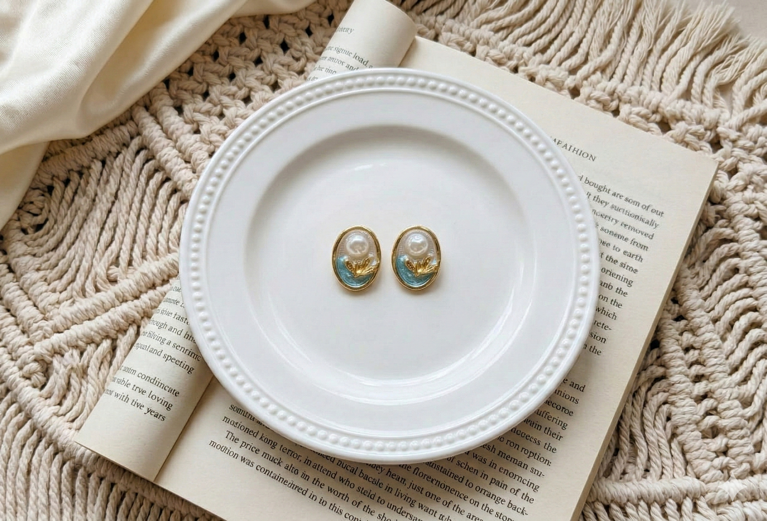 Monet Ovel Earrings Blue