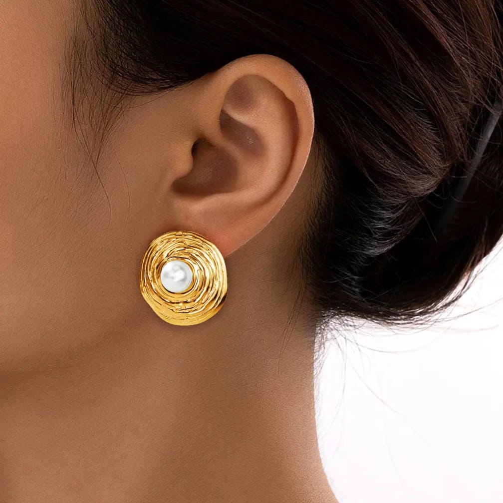 Circle Oyster Earring