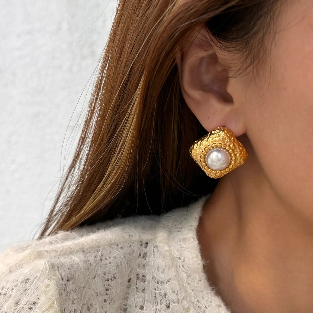 Square Oyster Earring